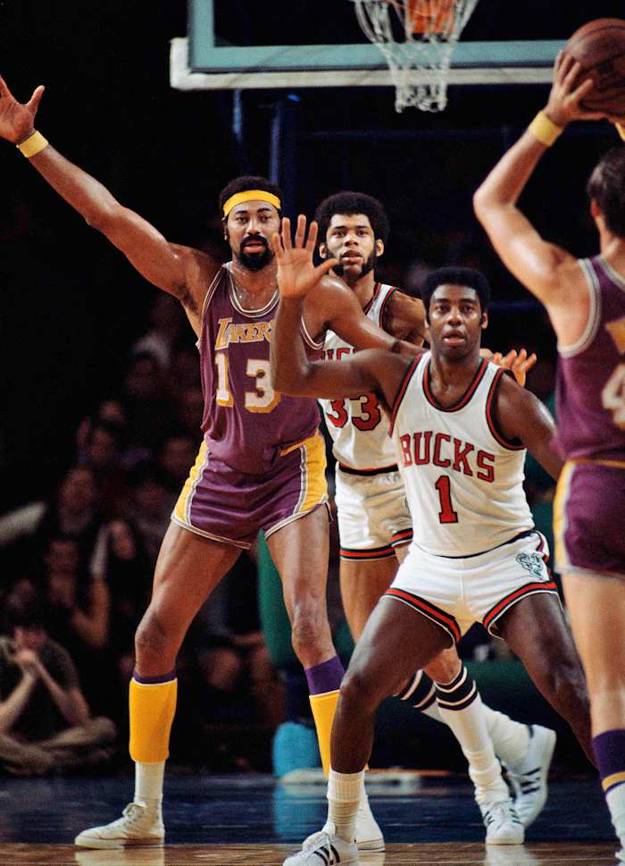 Abdul-Jabbar outbattled Chamberlain as the streak ended.